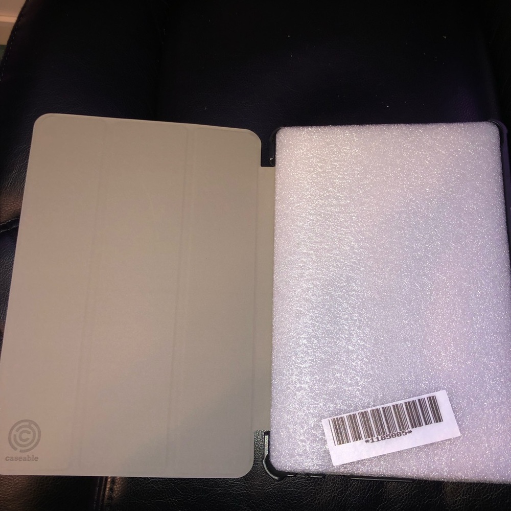 Caseable Tablet Cover - Picture 4 of 5